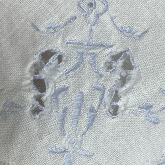 4 Vintage Cutwork Embroidery Linen Napkins Light Blue White 10" X 10.5" (READ) - Picture 5 of 6
